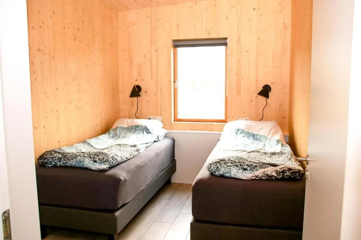 Room 2 of 15