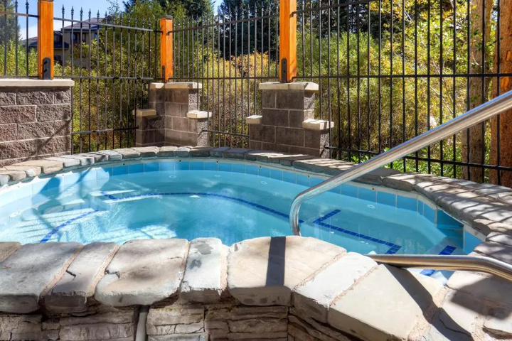 Pool 14 of 19