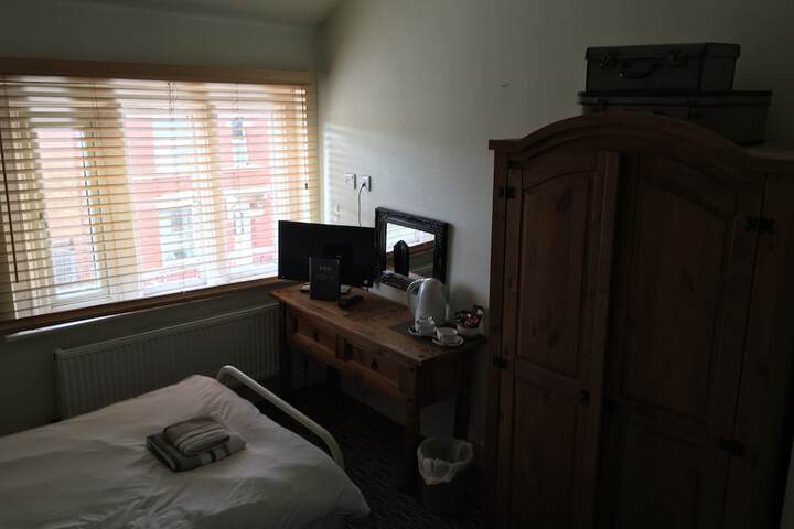 Room 5 of 26