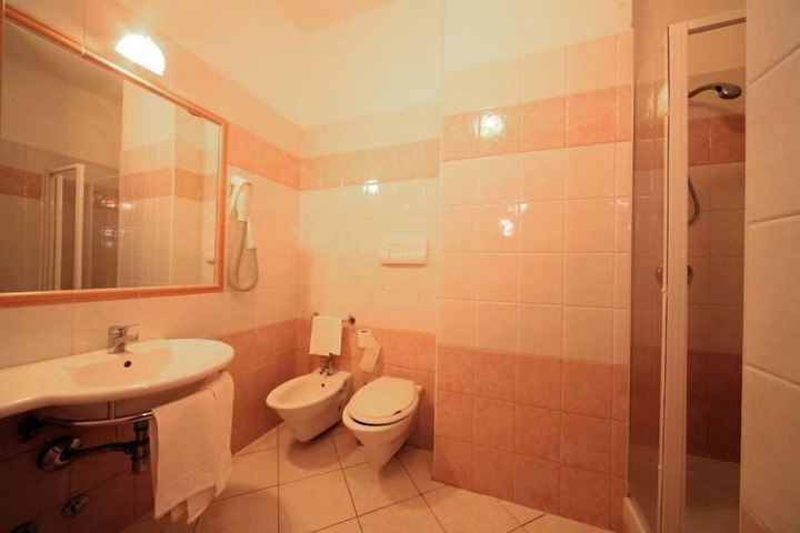 Room 8 of 45