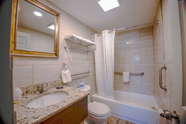 1 King Bed with Kitchenette (56 of 68)