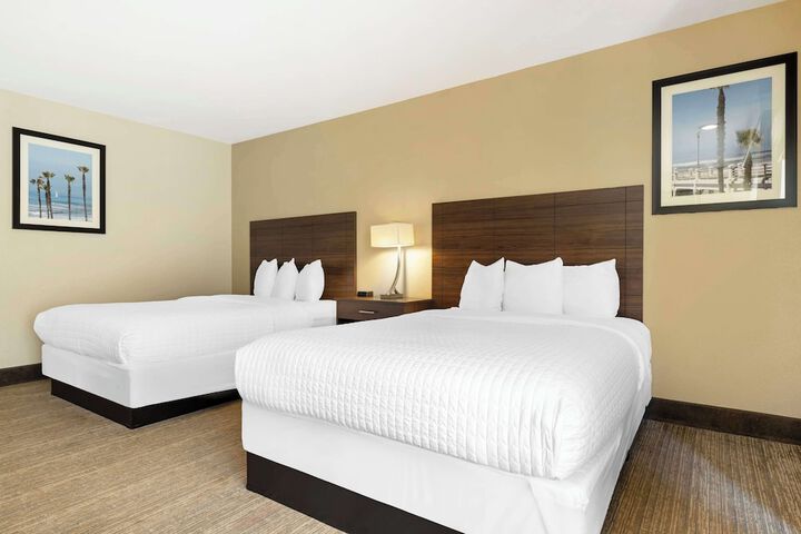 2 Double Beds (9 of 12)