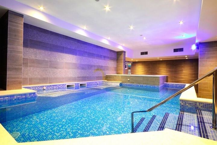 Pool Hotel