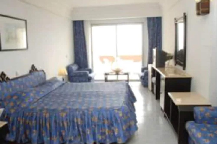 Room 7 of 25