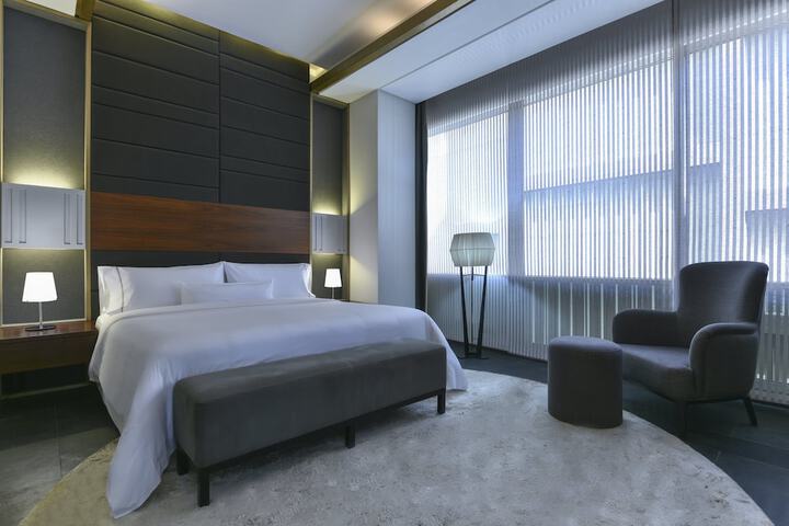 Room 15 of 132