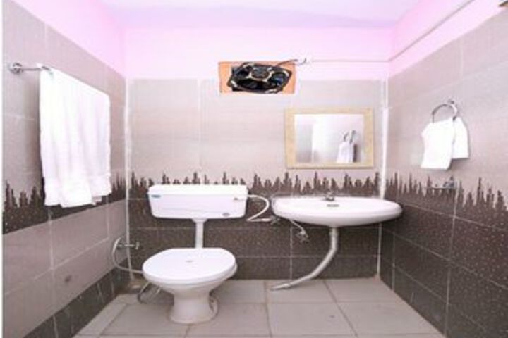 Room 3 of 20