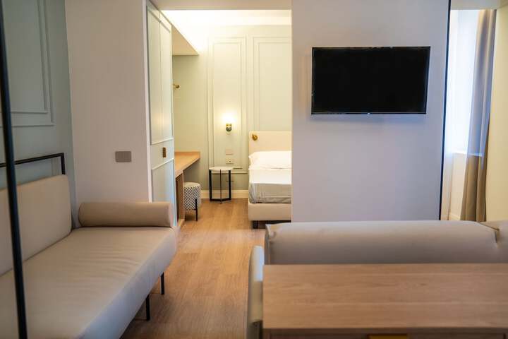 Room 26 of 65
