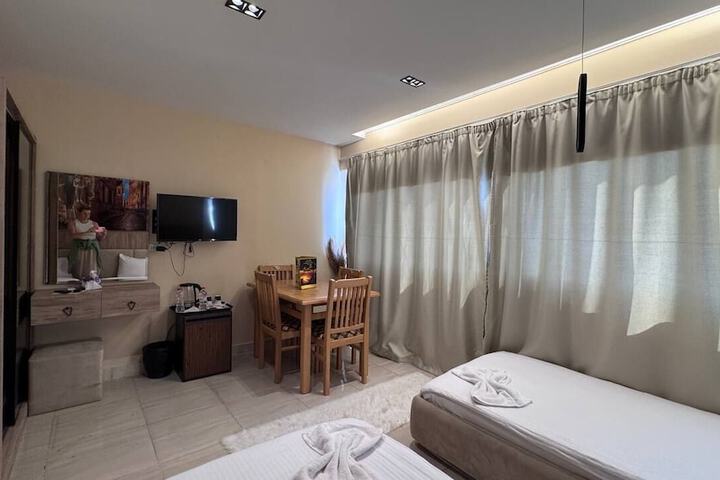 Room 17 of 31