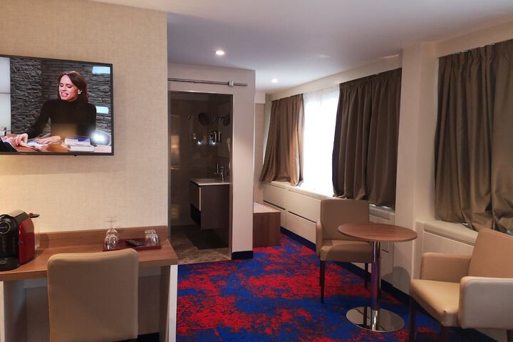 Room 21 of 54