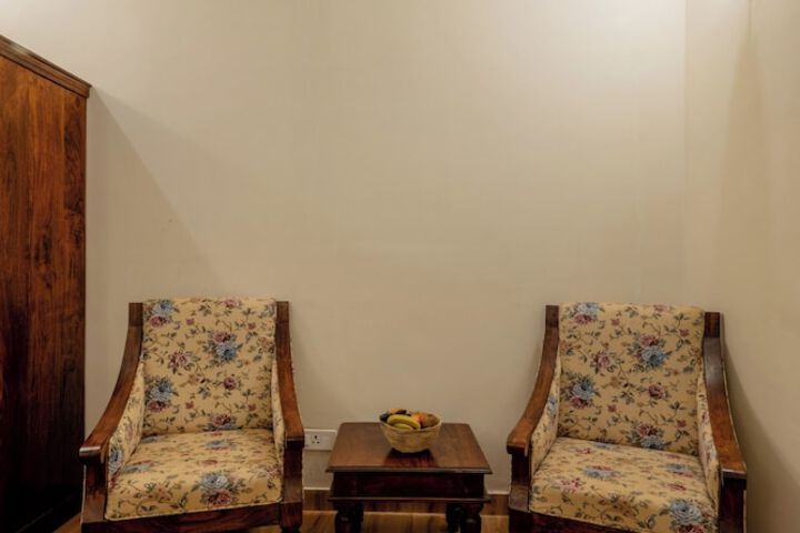 Room 12 of 33