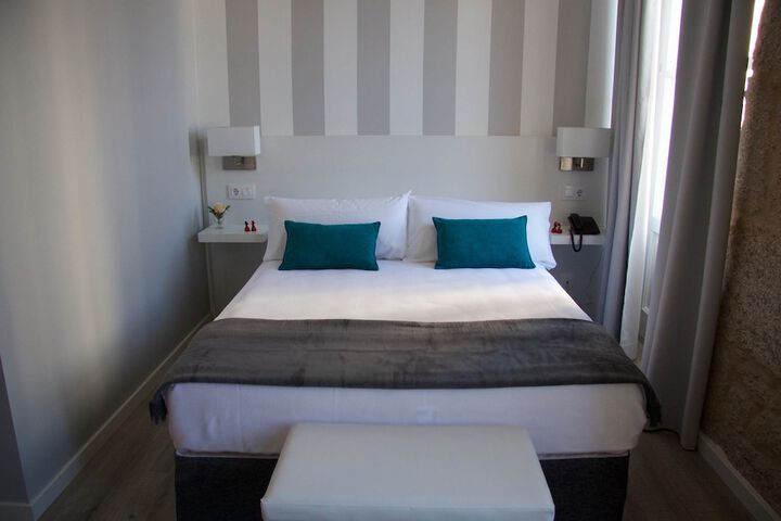 Room 4 of 11