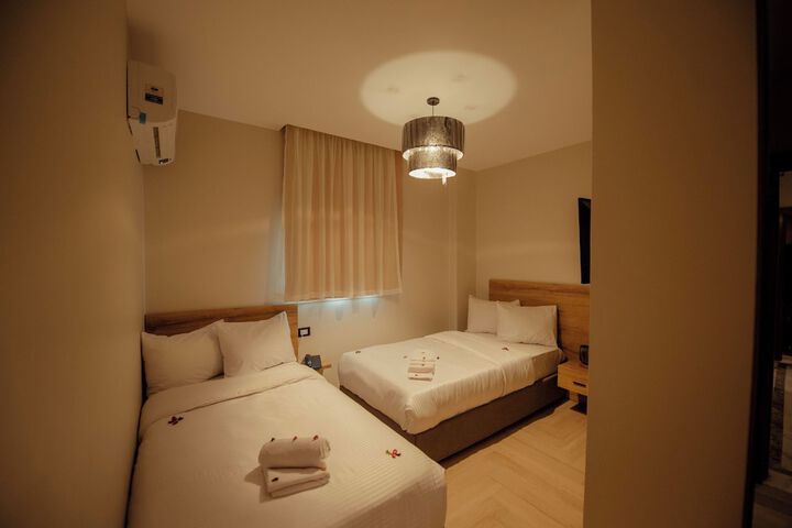 Room 51 of 150