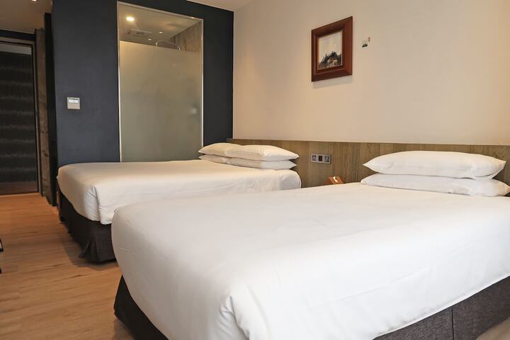 Room 44 of 92