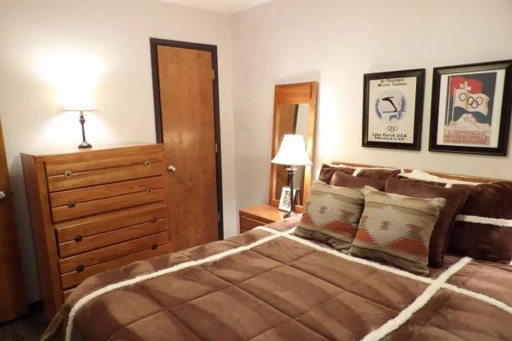 Room 3 of 12