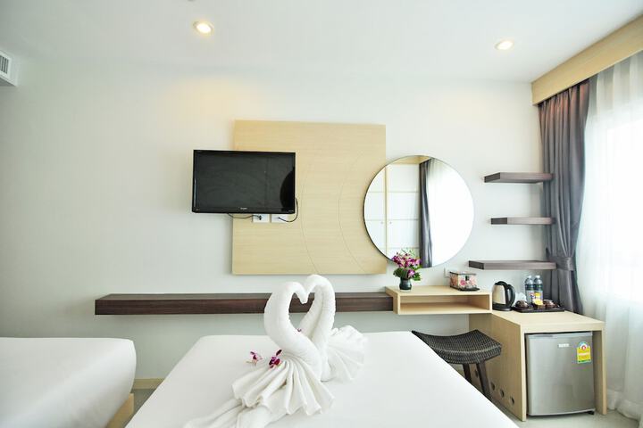 Room 7 of 77