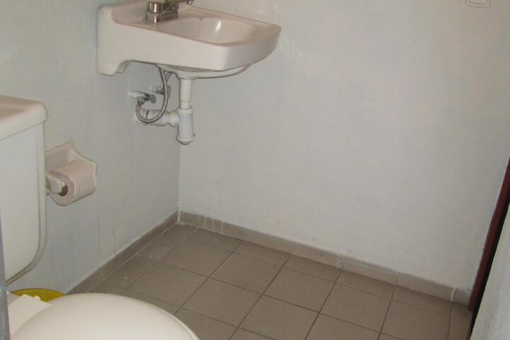 Room 14 of 16
