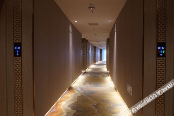 Hotel Interior 22 of 28