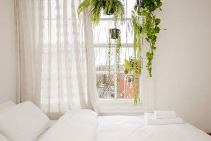 Room 6 of 22