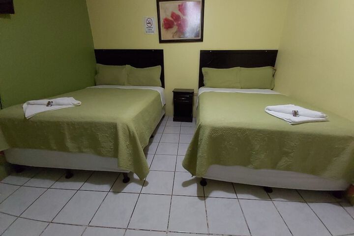 Room 4 of 25