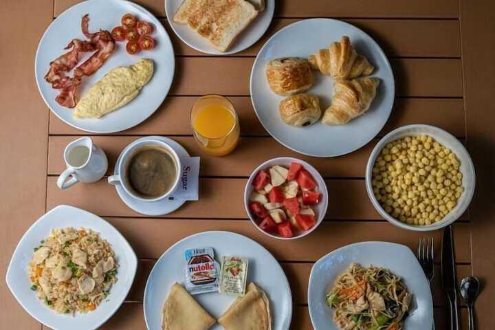 Breakfast/Coffee Service 27 of 35