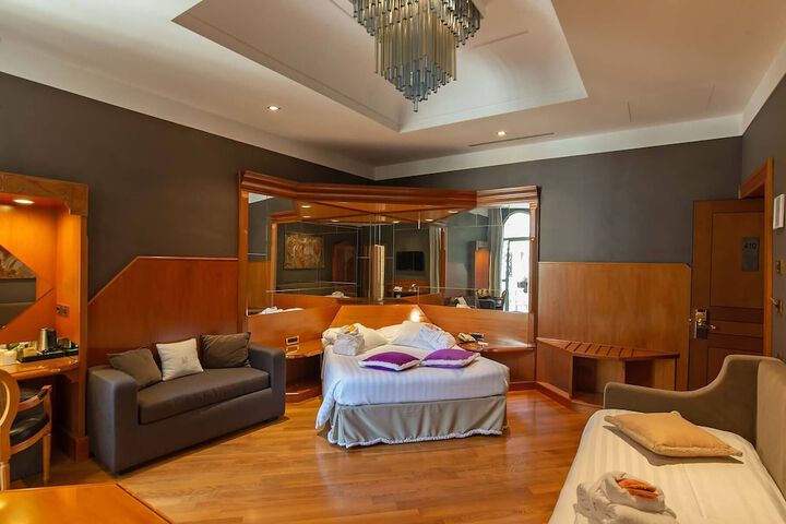 Room 48 of 174