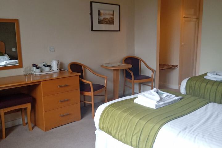 Room 11 of 42