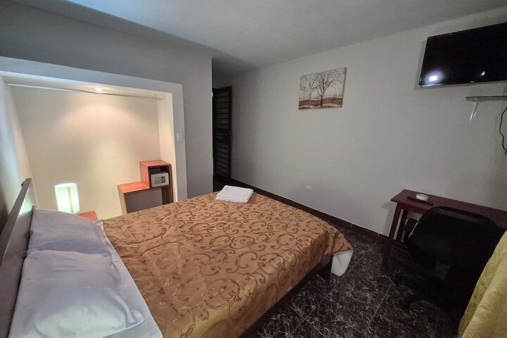 Room 8 of 19