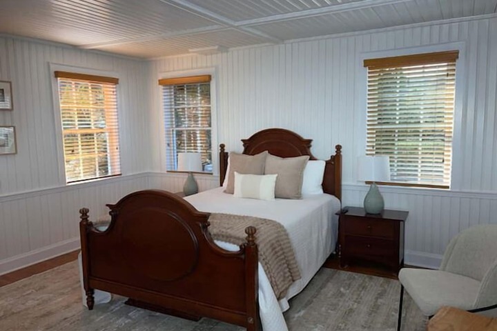 Room 9 of 24