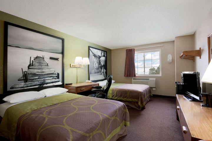 2 Double Beds (1 of 5)