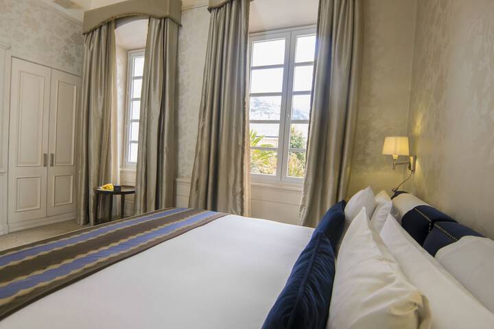 Room 10 of 63