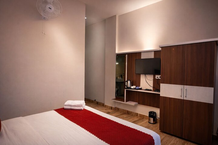 Room 10 of 42
