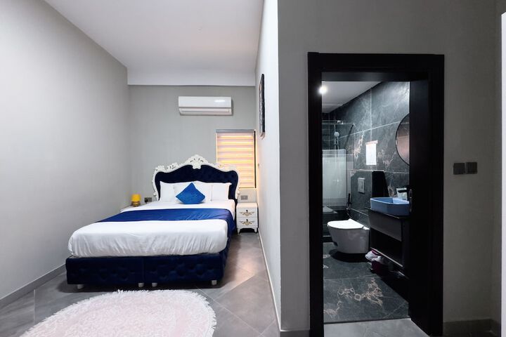 Room 28 of 41
