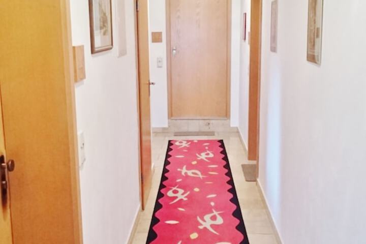 Ballroom/Hall 72 of 76