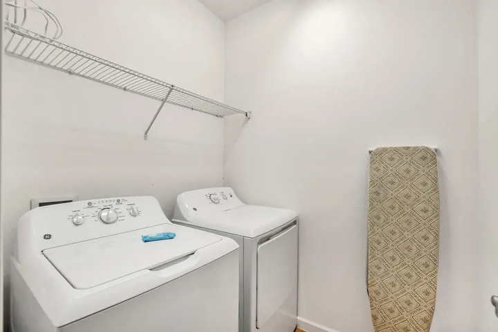 Room 6 of 19