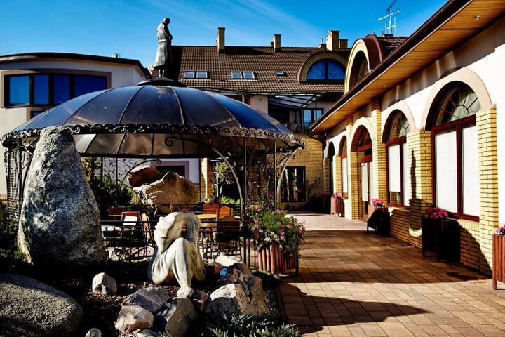 Photo of Hotel Everest