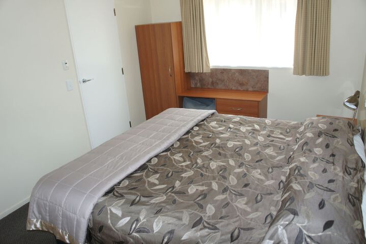 Room 8 of 93