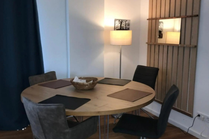 Room 4 of 17