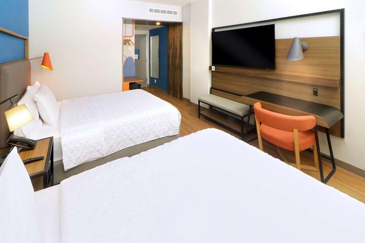 Room 25 of 58