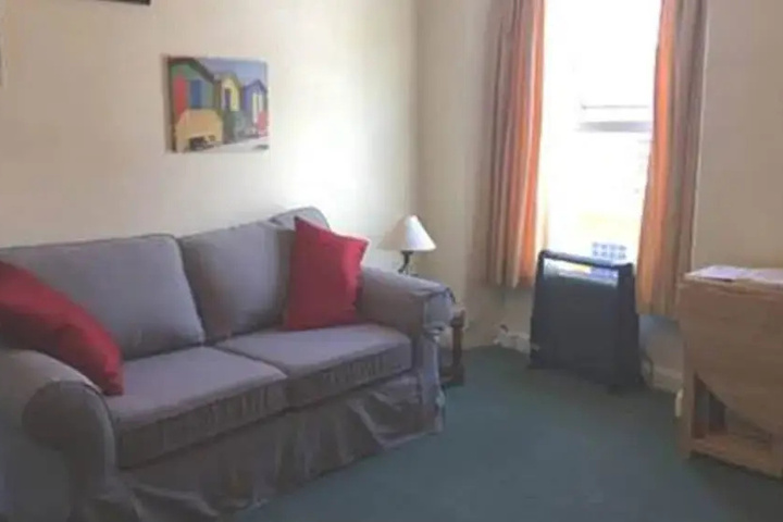 Room 4 of 11
