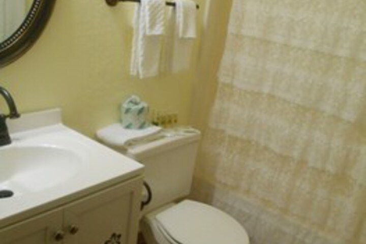 Room 34 of 141