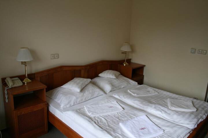 Room 10 of 30
