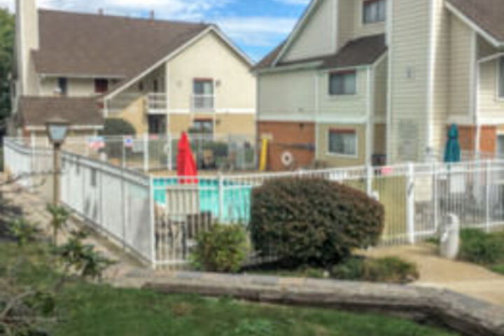Pool 100 of 107