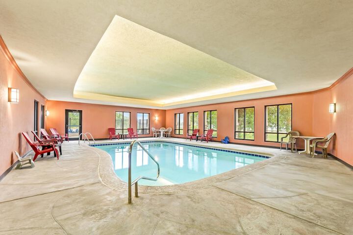 Hotel with Pool