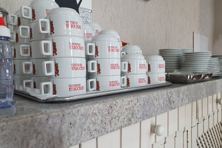 Breakfast/Coffee Service 25 of 33