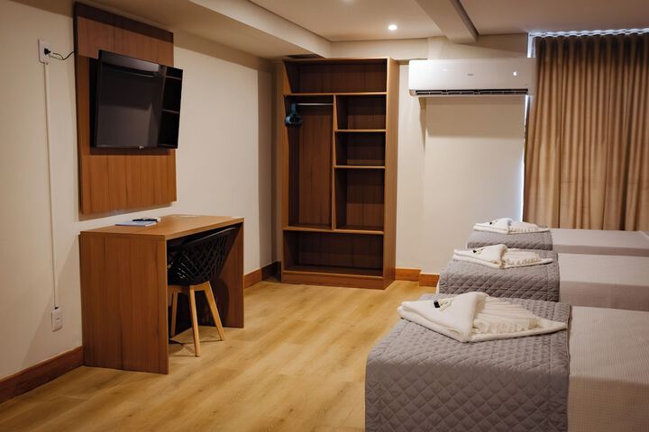 Room 9 of 25