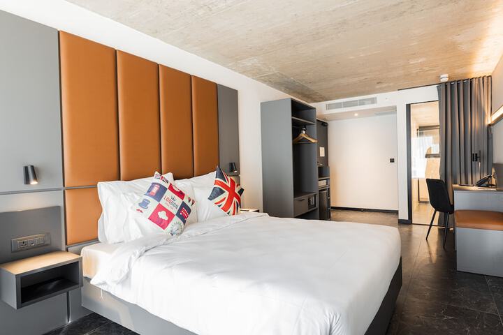 Room 29 of 82