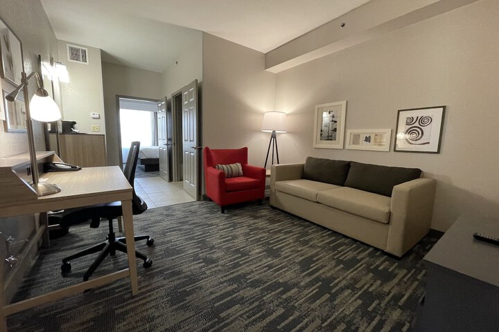 Suite 1 Bedroom (11 of 12)