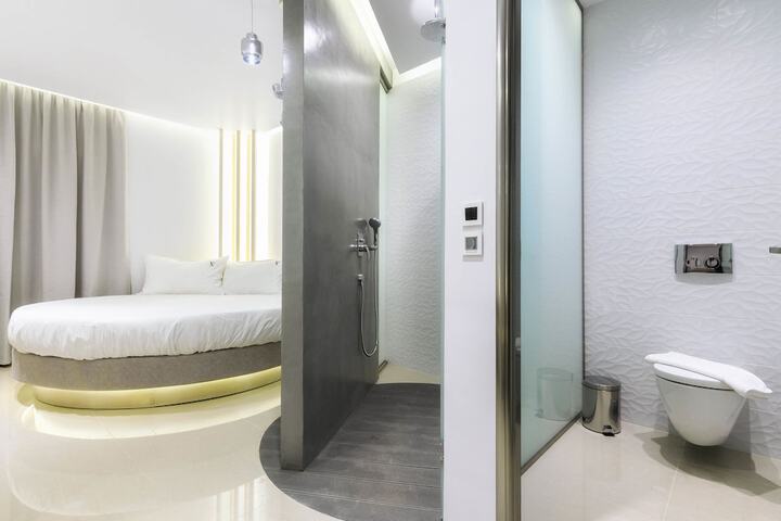 Room 9 of 45