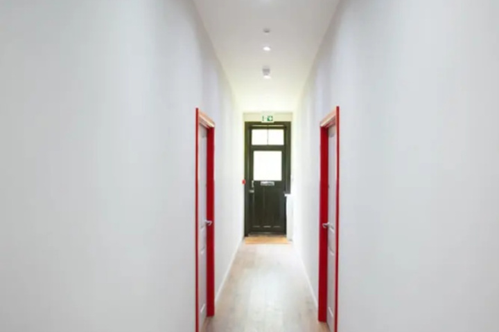 Room 9 of 14