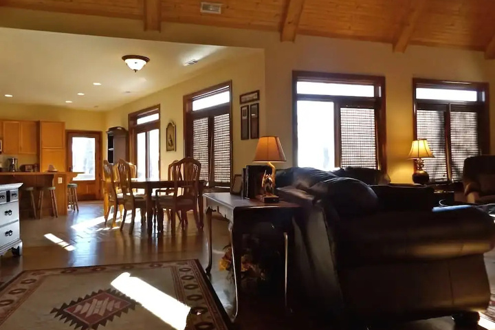 Room 2 of 25